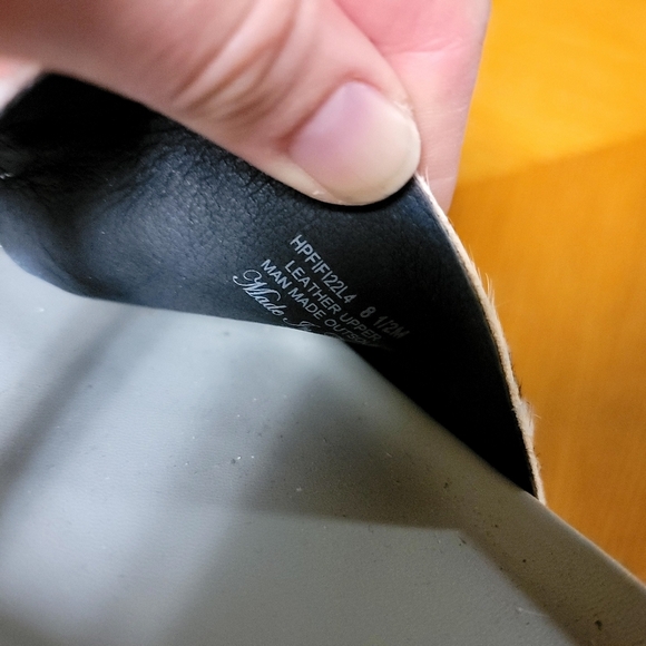 Donald Pliner, grey leopard toe thong sandal, 81/2 M - Picture 4 of 6